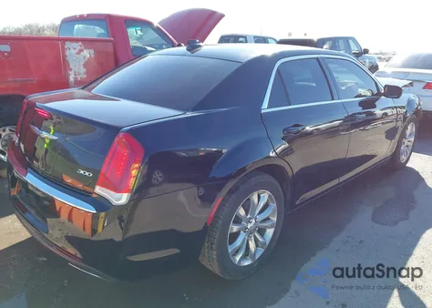 2017 Chrysler 300 Limited Awd z USA, uszkodzony, nr VIN 2C3CCARGXHH637418